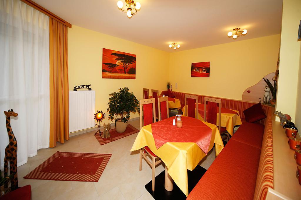 Hotel Garni Zerza Tröpolach Exterior foto