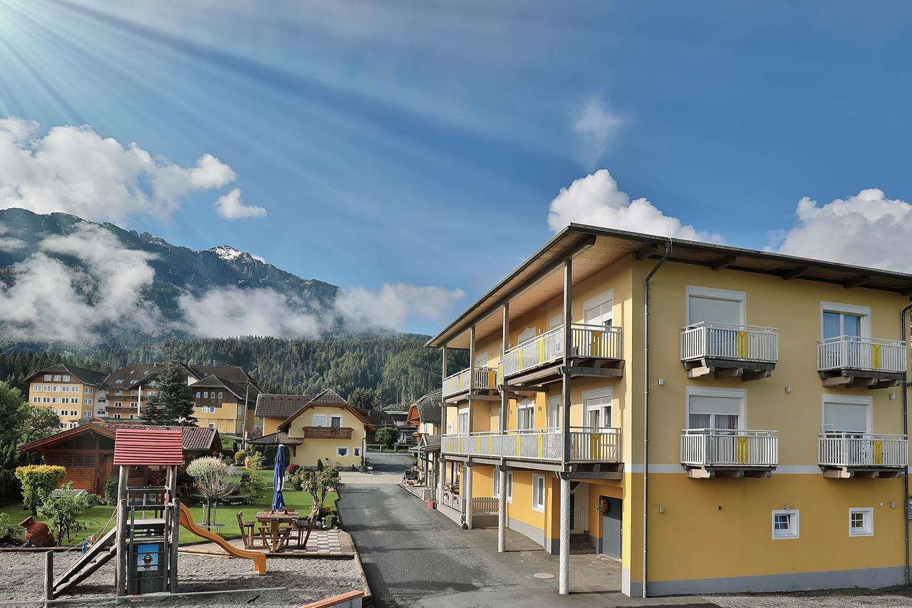 Hotel Garni Zerza Tröpolach Exterior foto