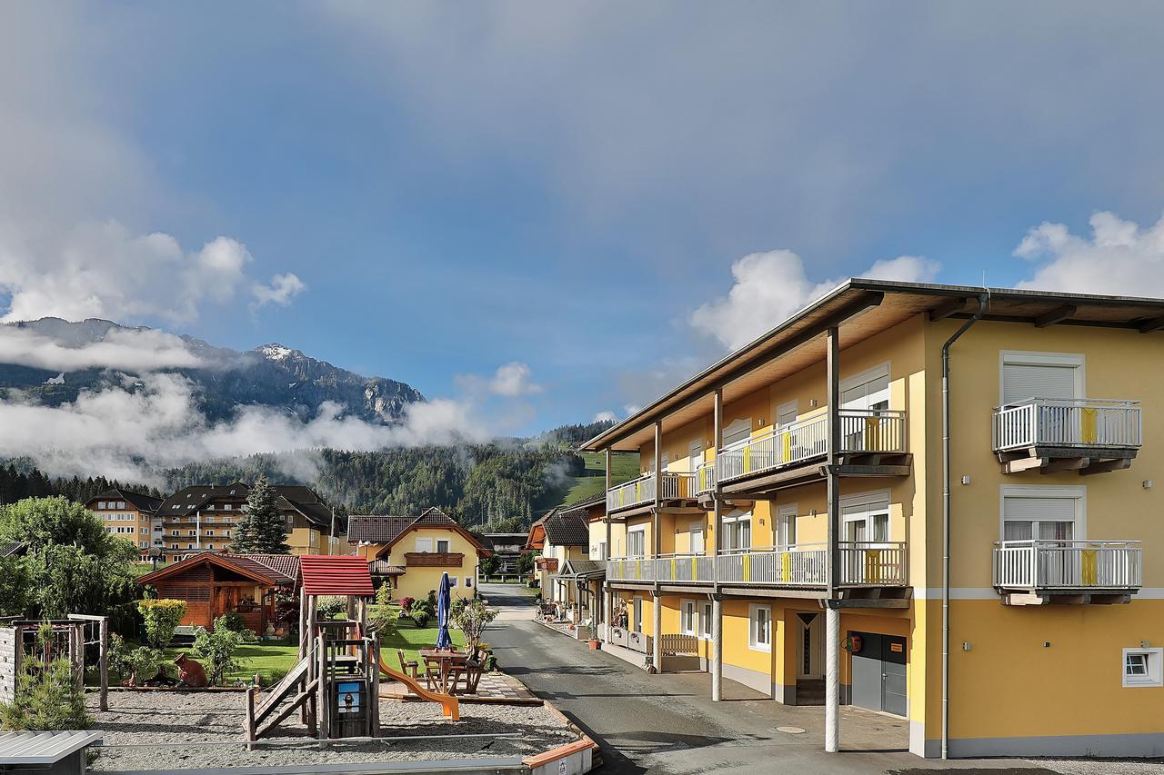 Hotel Garni Zerza Tröpolach Exterior foto