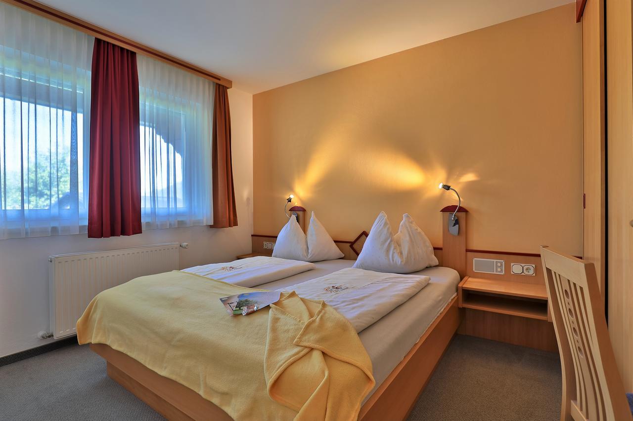 Hotel Garni Zerza Tröpolach Exterior foto